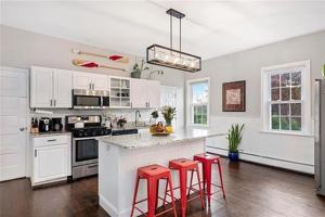 featured image of 38 Collins St ##B