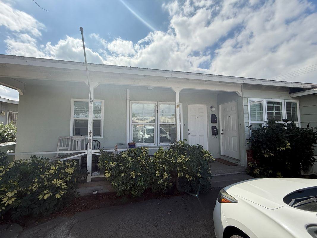 516 E Badillo St - Photo 2 of 18