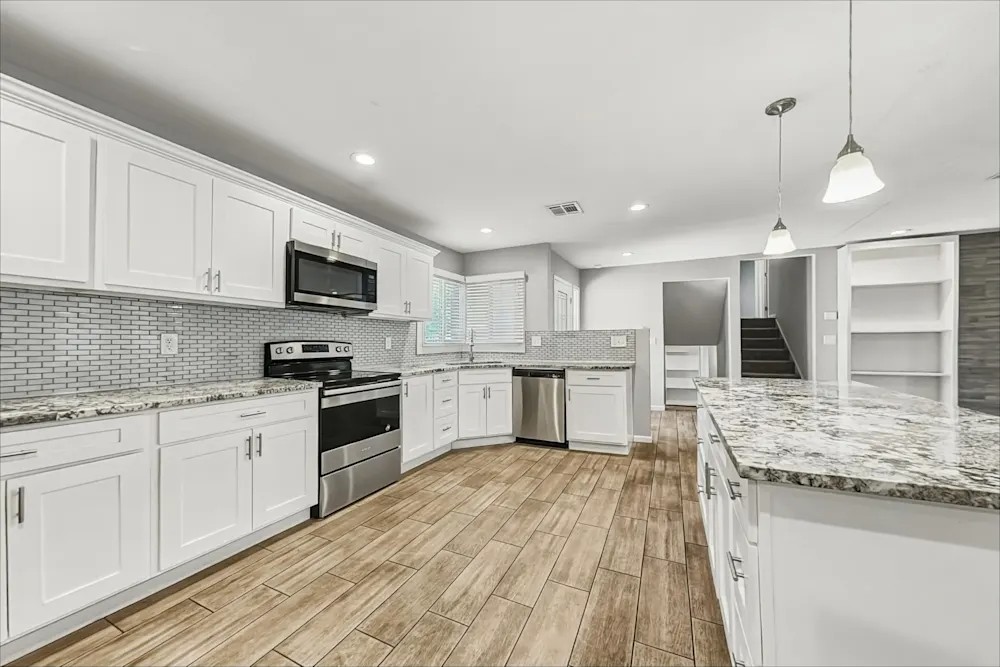 944 E Manhatton Dr #NA - Photo 2 of 14