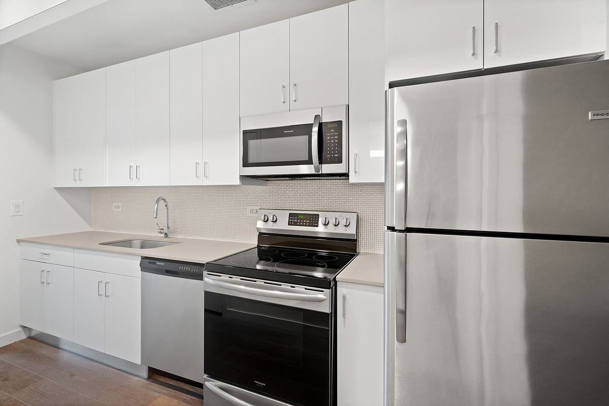 2818 Steinway St #219 - Photo 4 of 7