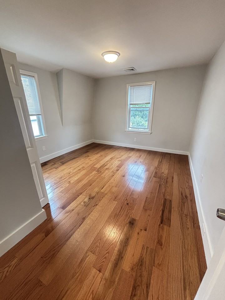 Fairmont Ave #2 - Photo 3 of 8