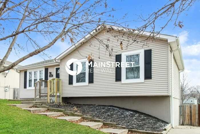 1705 N Blue Mills Rd - Photo 2 of 16