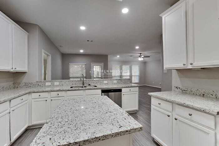 11409 Ryan Ct - Photo 5 of 20