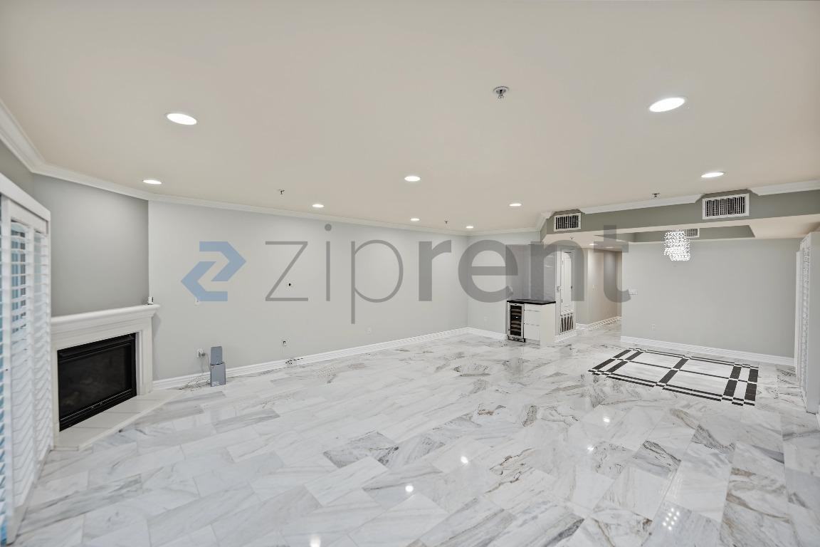 11908 Darlington Ave #304 - Photo 6 of 22