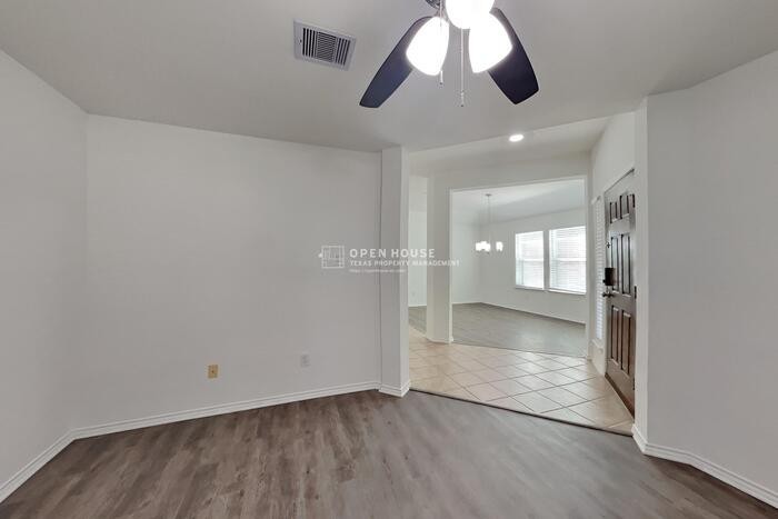 18414 Stark Point Ct - Photo 4 of 20