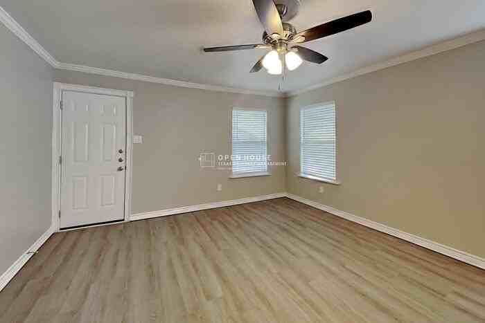 4537 Waterford Dr - Photo 4 of 20