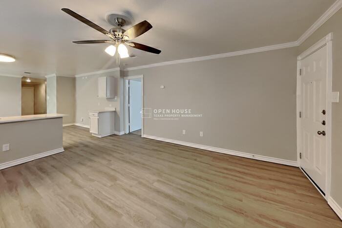 4537 Waterford Dr - Photo 5 of 20
