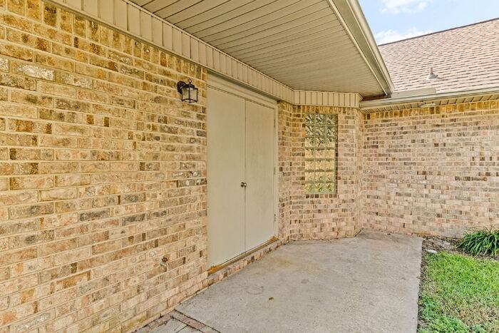 2520 Franciscan Dr - Photo 6 of 50