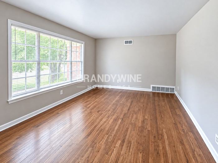 5139 Rolling Meadows Dr - Photo 7 of 19
