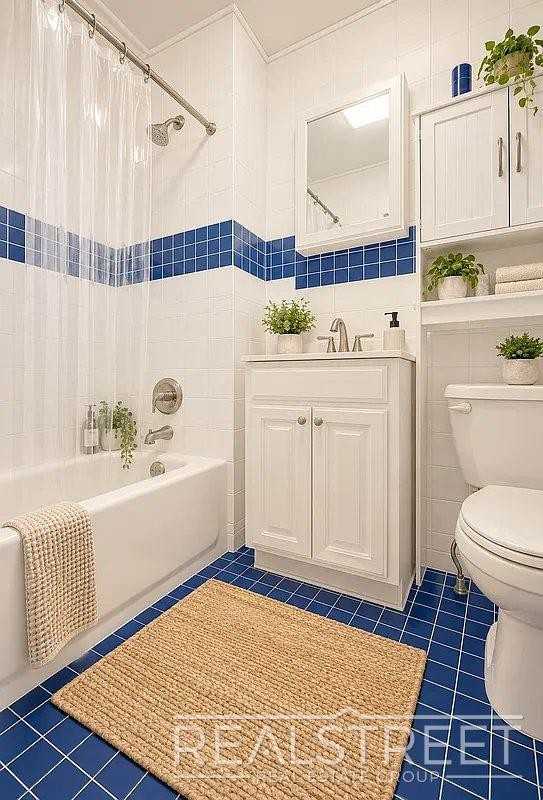 369 Menahan St #2R - Photo 7 of 7