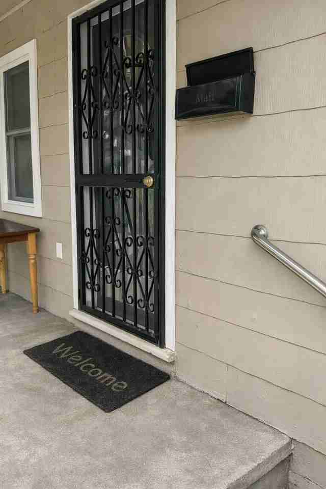 1507 Rondo St - Photo 3 of 14