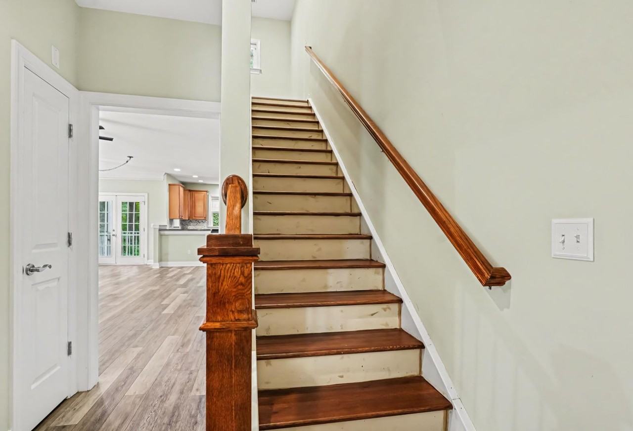 1171 Dingle Rd - Photo 6 of 11