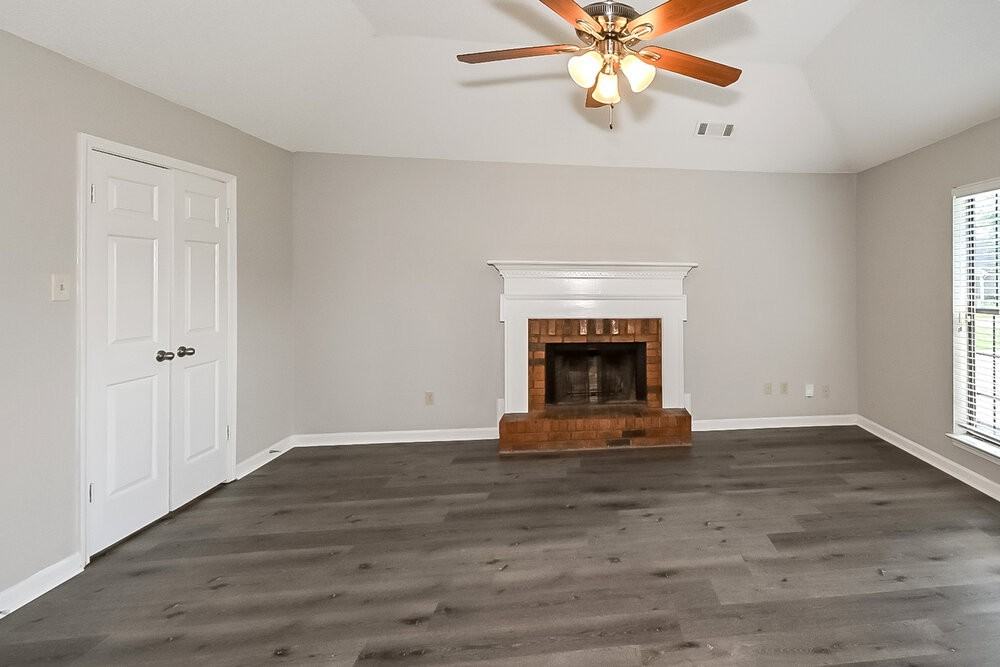 6594 Pine Top Cir N - Photo 3 of 21