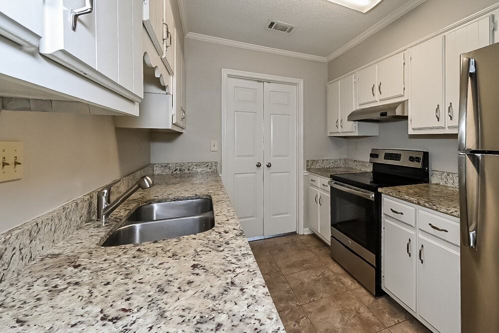 6594 Pine Top Cir N - Photo 7 of 21
