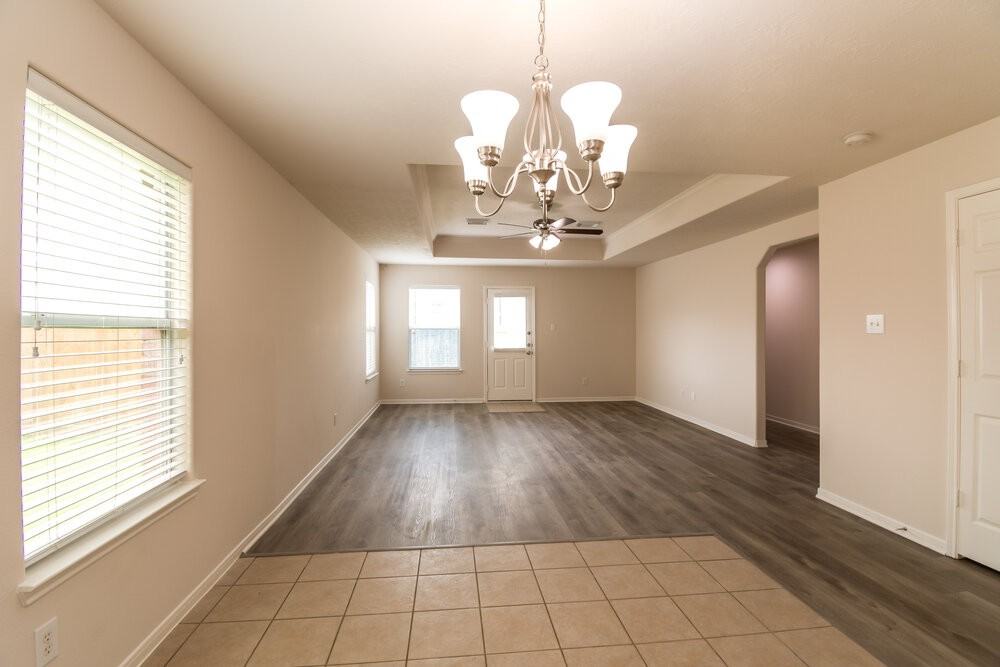 19307 Arrow Grand Ct - Photo 4 of 16