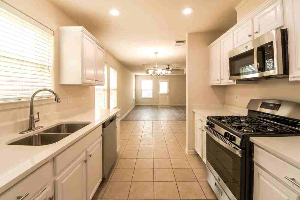 19307 Arrow Grand Ct - Photo 6 of 16