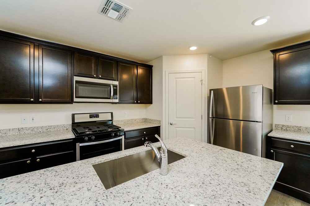 7535 W Jeffrey Rd - Photo 6 of 16