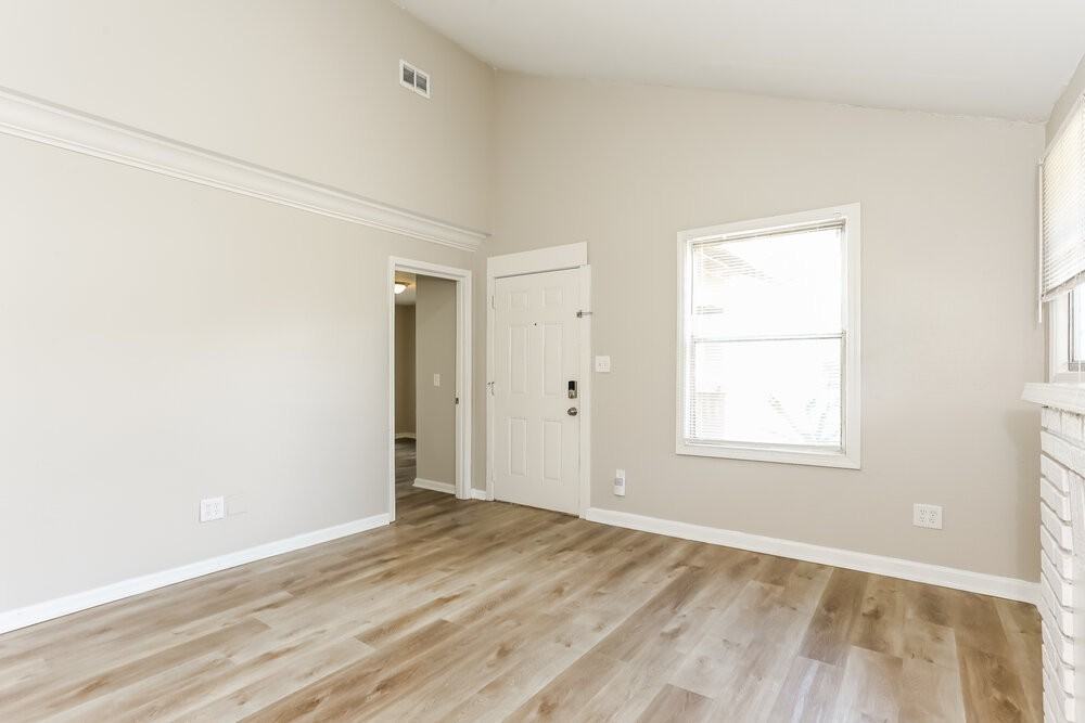 3558 Dellwood Ave - Photo 3 of 16