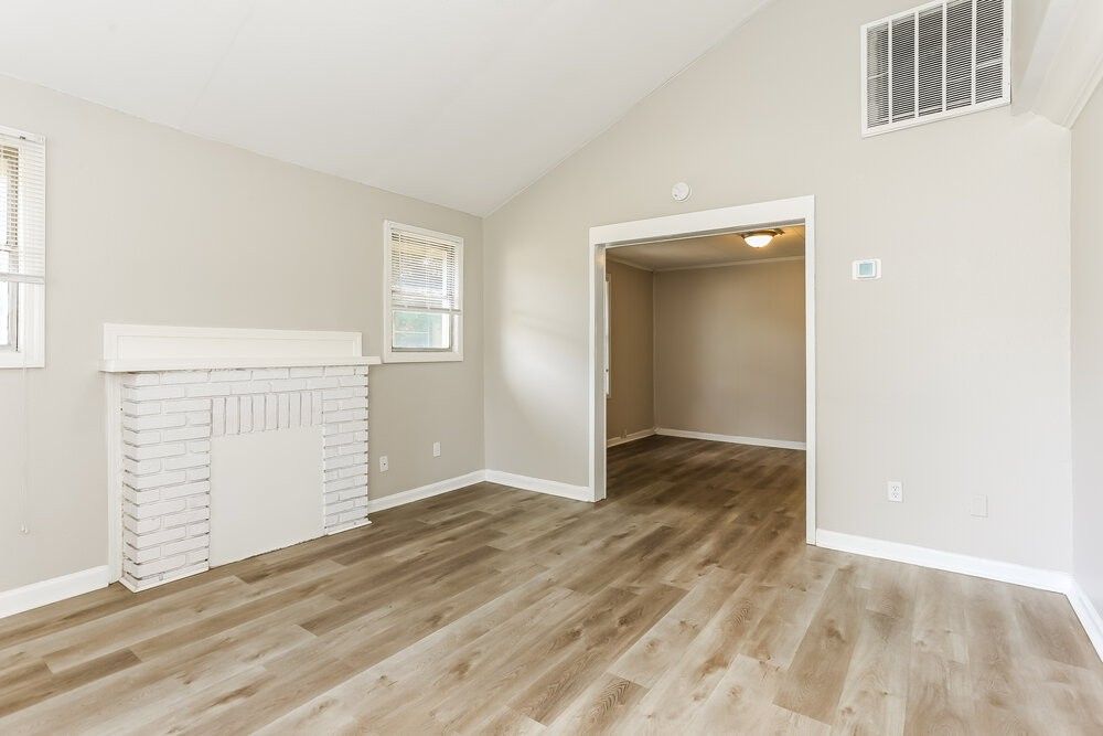 3558 Dellwood Ave - Photo 4 of 16