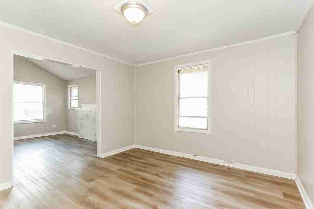 3558 Dellwood Ave - Photo 6 of 16