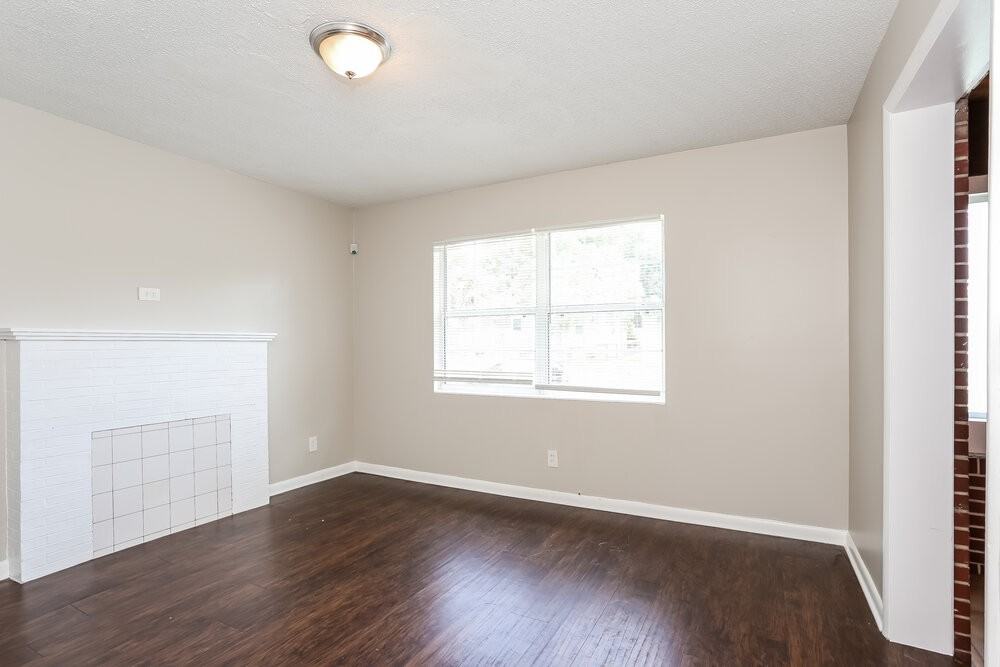 6552 Perry St - Photo 5 of 16