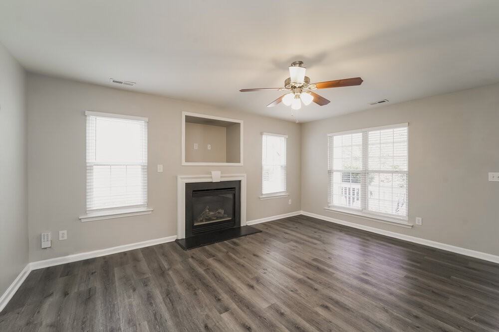 6101 Spanish Moss Ln - Photo 6 of 17