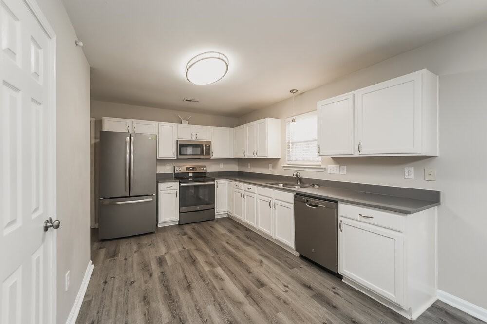 6101 Spanish Moss Ln - Photo 7 of 17