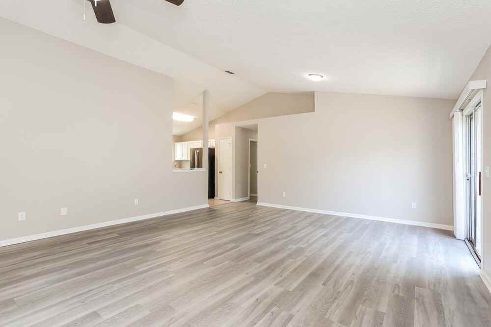 3014 Caroline Crest Dr E - Photo 4 of 16