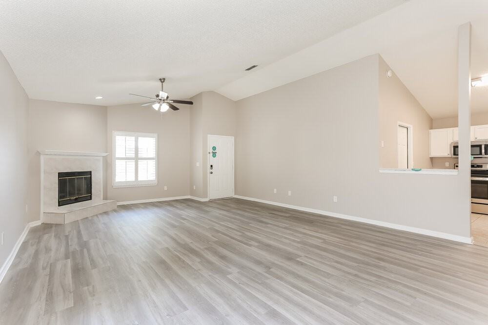 3014 Caroline Crest Dr E - Photo 5 of 16
