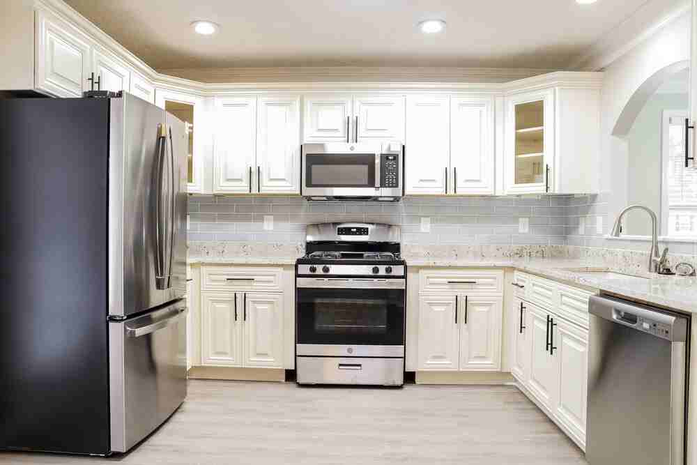 8156 Brookbend Dr - Photo 7 of 17