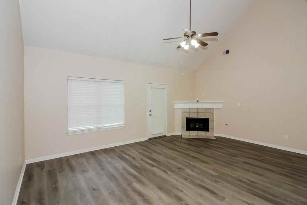 1278 Jackson Pond Cir - Photo 4 of 17