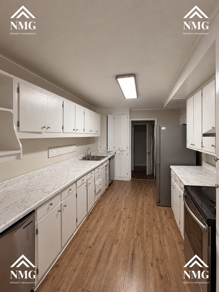 3987 Berkley Dr #1 - Photo 3 of 17