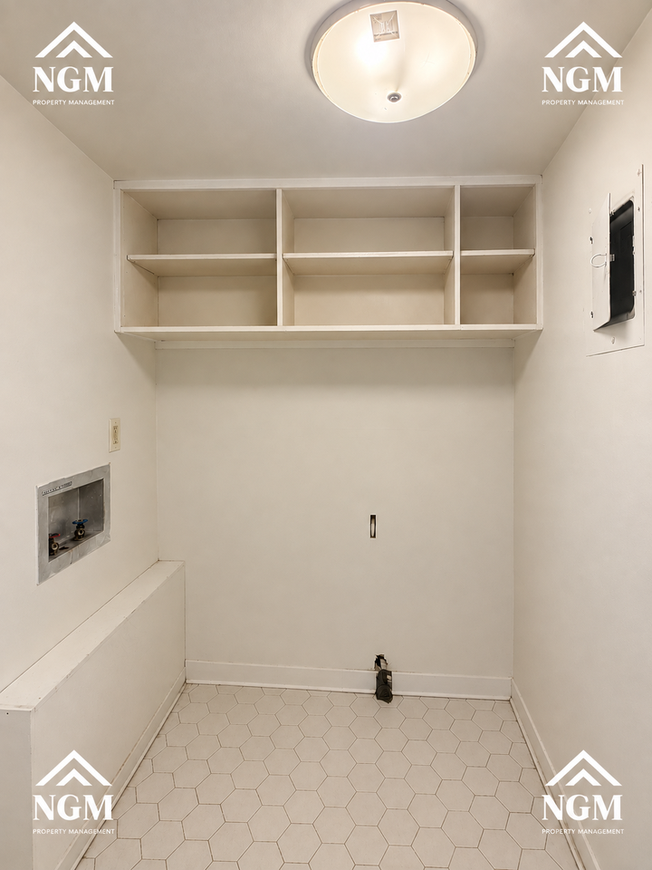 3987 Berkley Dr #1 - Photo 7 of 17