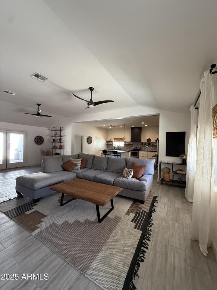 2914 N 47th St - Photo 5 of 50