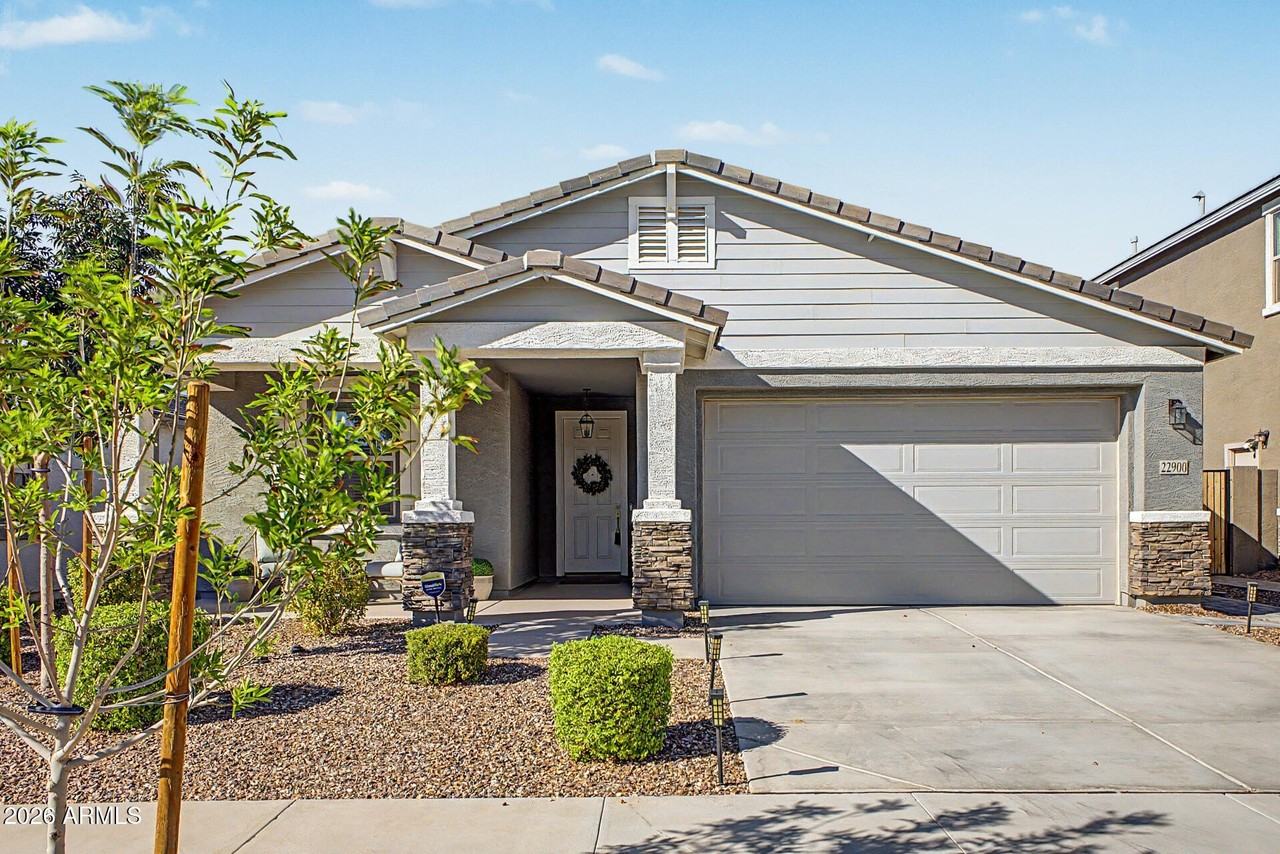 22900 E Lords Way - Photo 2 of 50