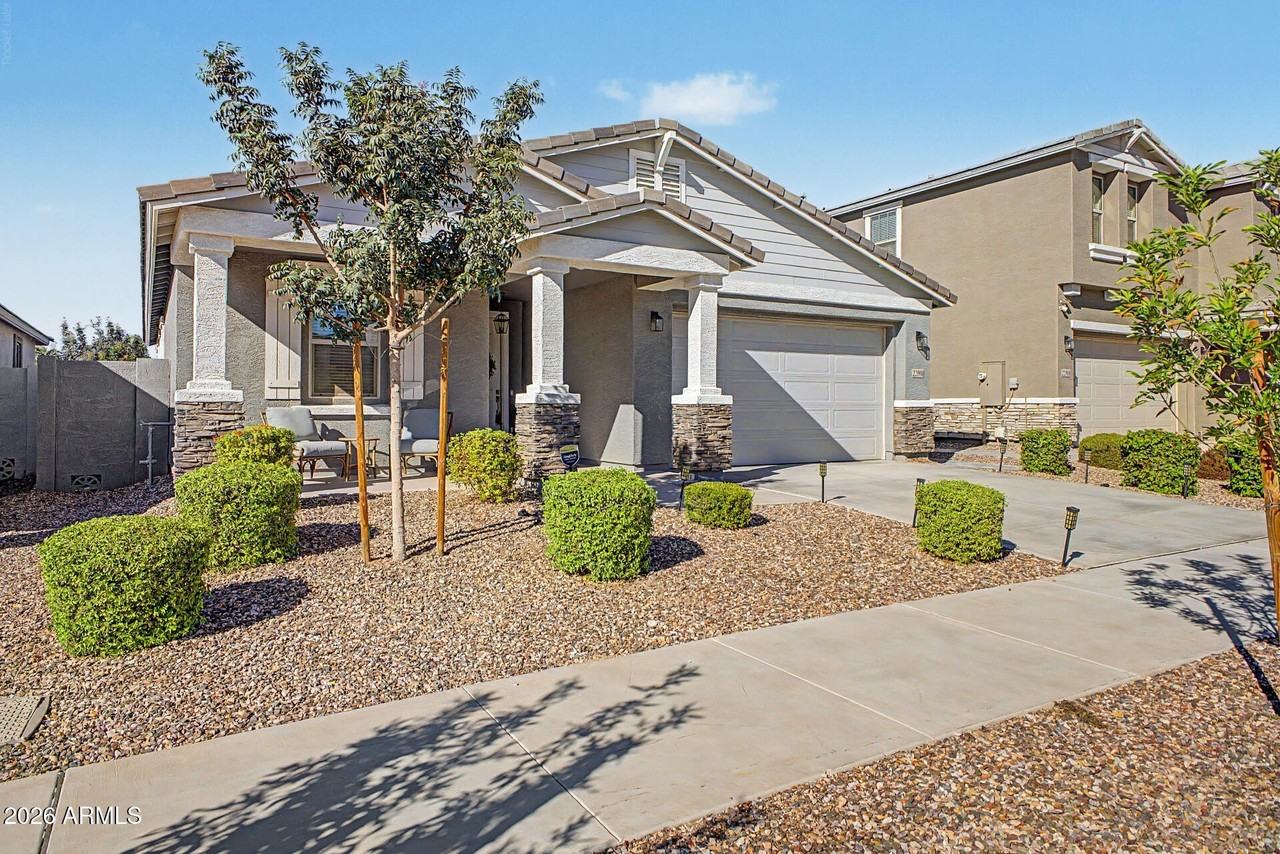 22900 E Lords Way - Photo 3 of 50