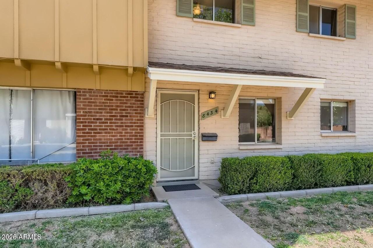 8434 E Montebello Ave - Photo 2 of 20