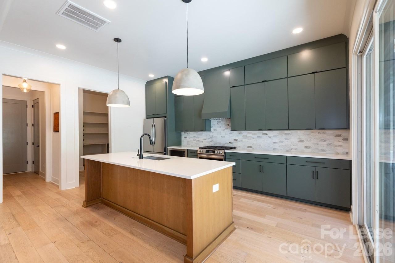 1602 Herrin Ave - Photo 7 of 47