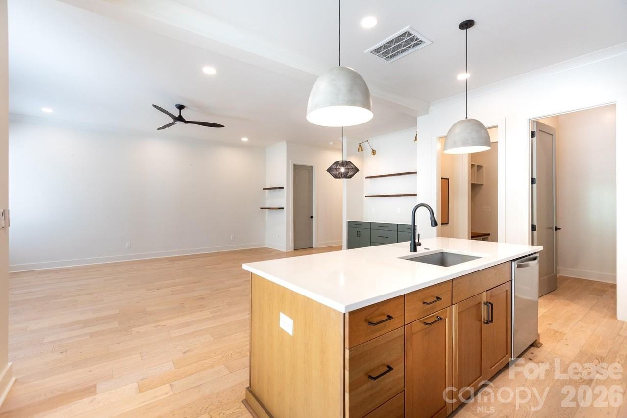 1602 Herrin Ave - Photo 7 of 44