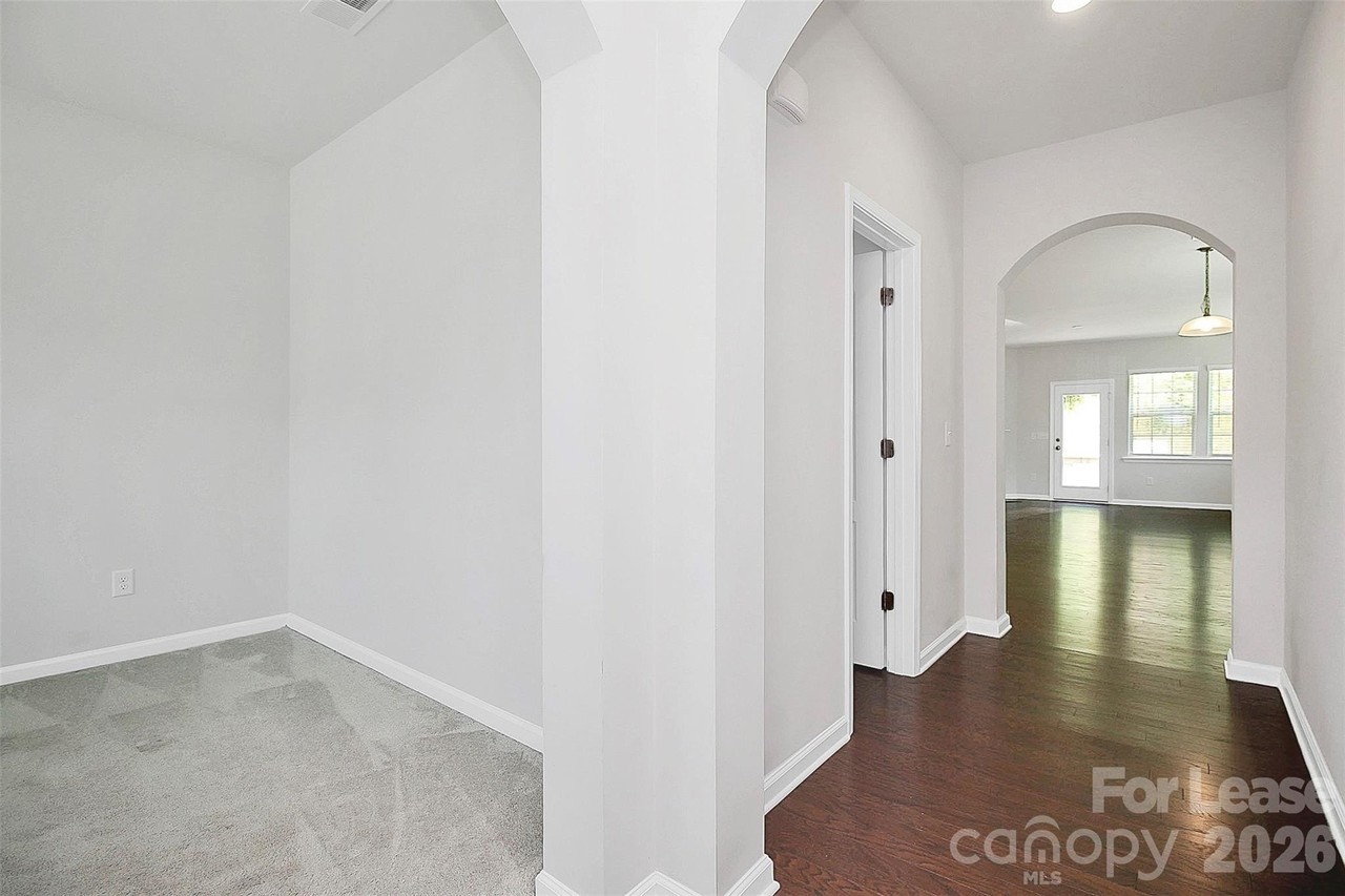 14527 Murfield Ct - Photo 4 of 37