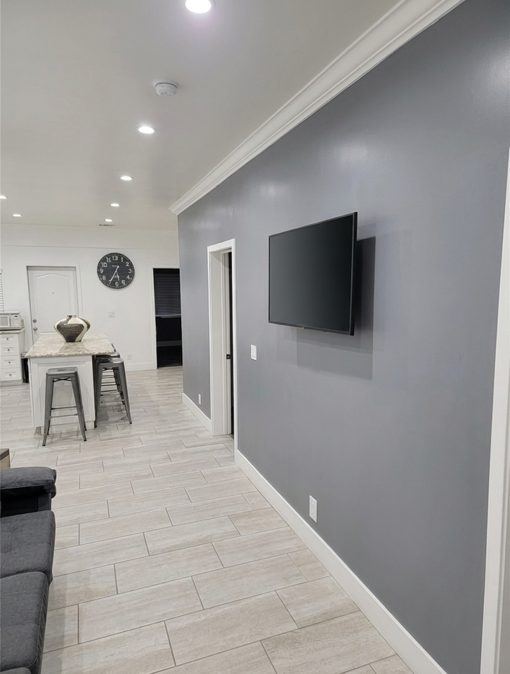 4556 Fisher St #1 - Photo 3 of 12