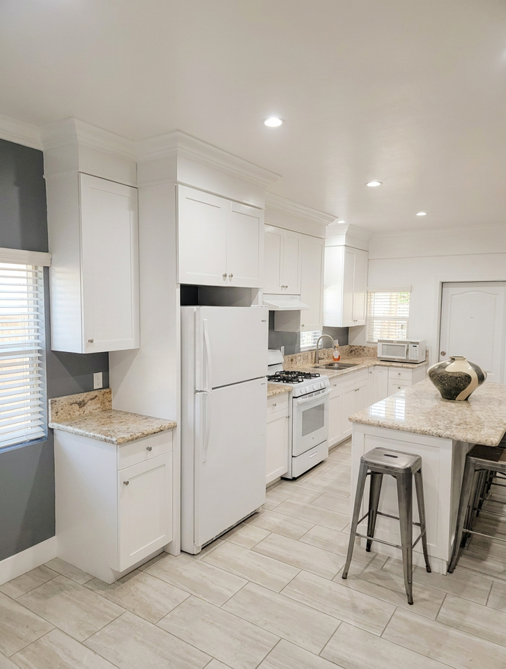 4556 Fisher St #1 - Photo 4 of 12