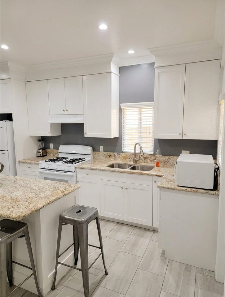 4556 Fisher St #1 - Photo 6 of 12