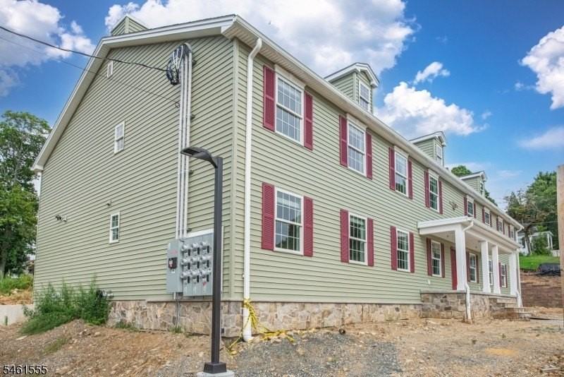 39 Ledgewood Ave #11 - Photo 2 of 47