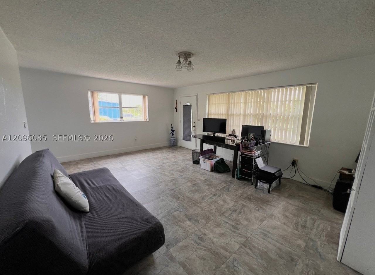 12510 W Golf Dr - Photo 3 of 14
