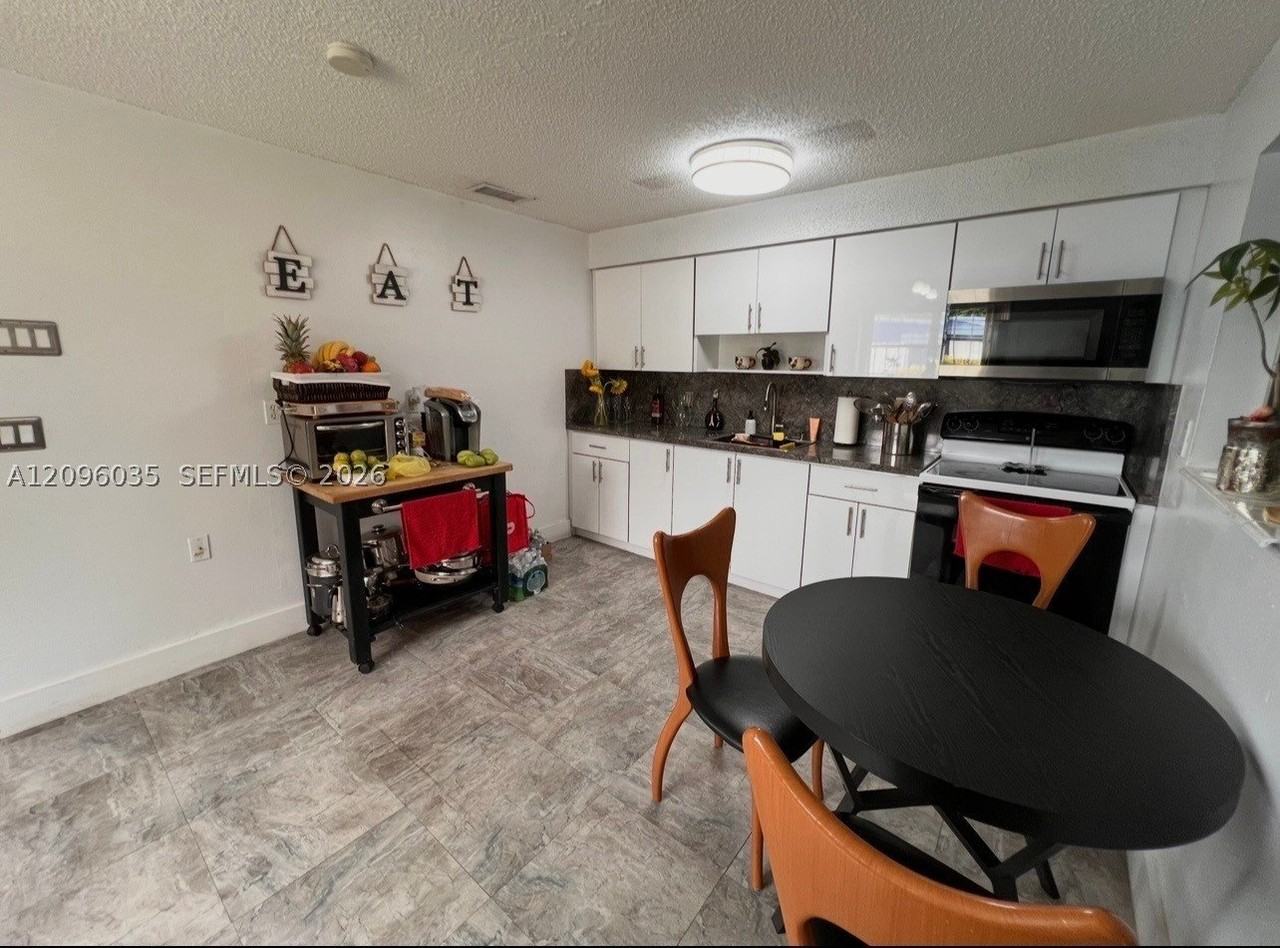 12510 W Golf Dr - Photo 4 of 14