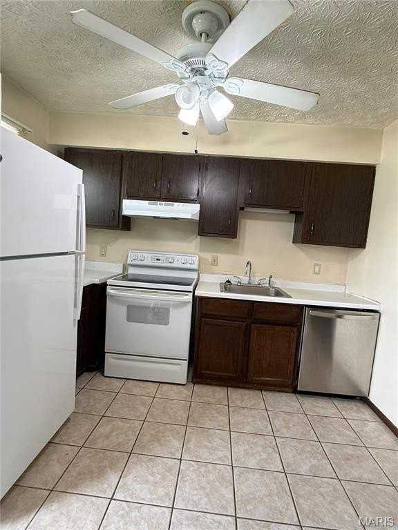 304 Estate Dr #B - Photo 3 of 9