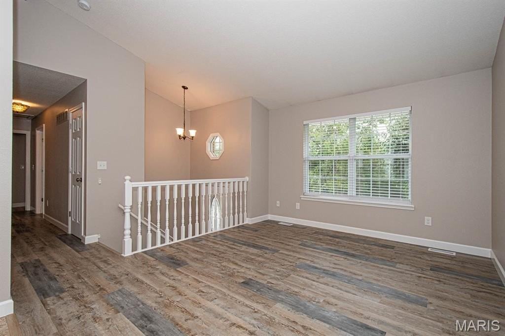 1031 Thames Dr - Photo 3 of 26