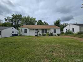 featured image of 9765 Vickie Pl