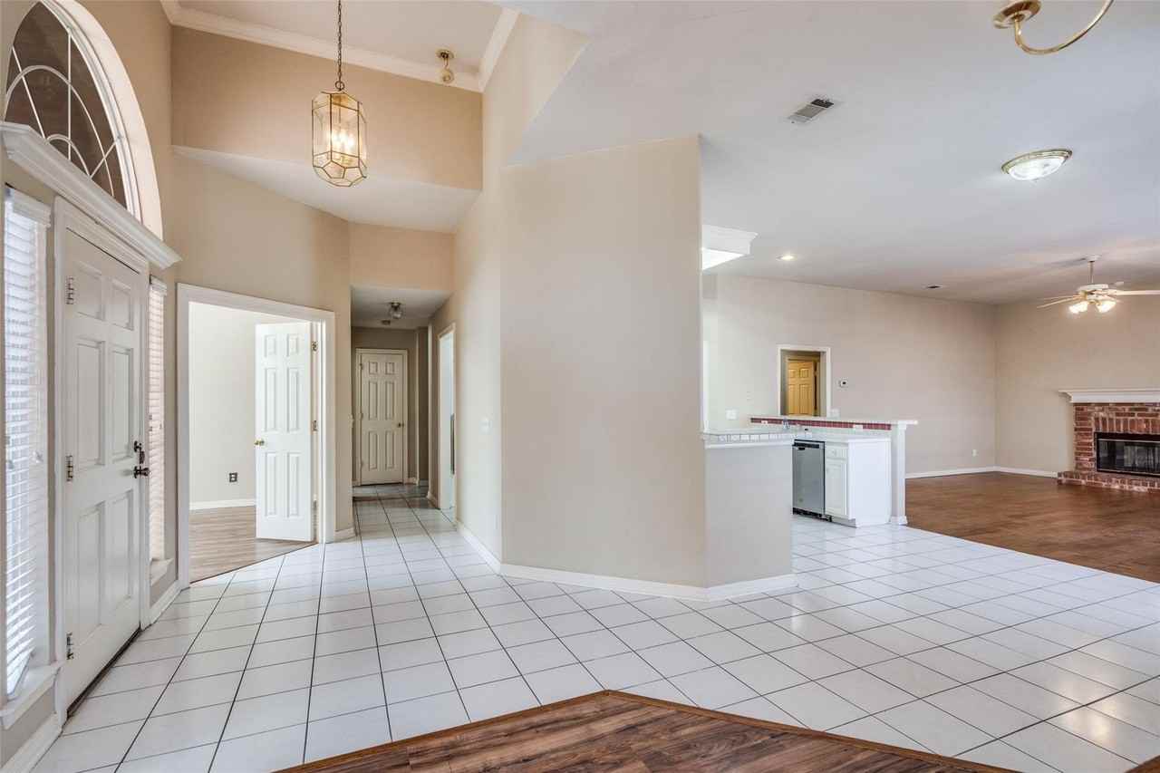 2305 Pittner Ln - Photo 7 of 29
